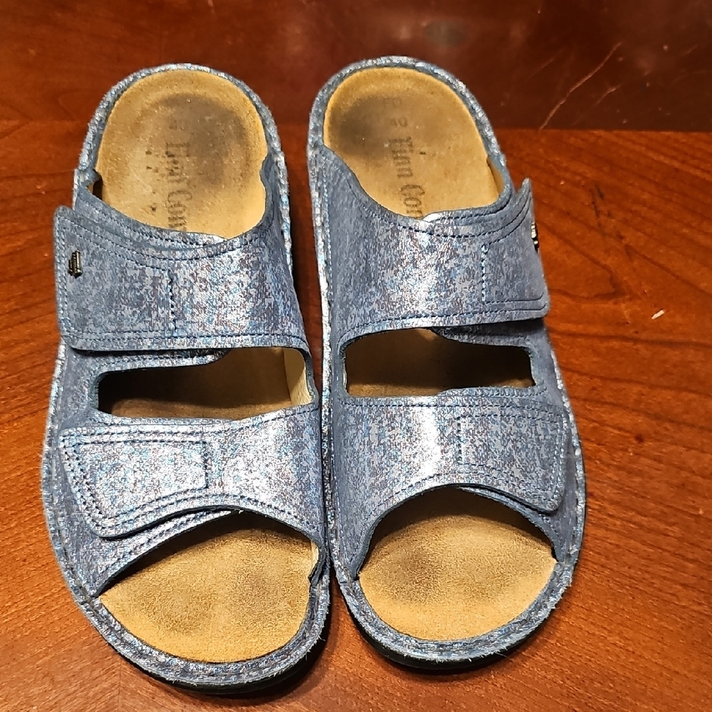Finn Comfort Jamacia-S Sandal in Shimmery Jean